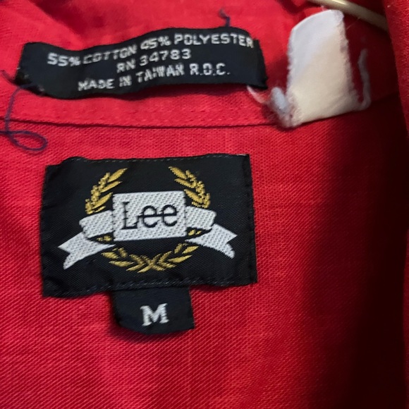 Lee Women’s Vibrant Red Casual Button Down Shirt - Picture 2 of 5